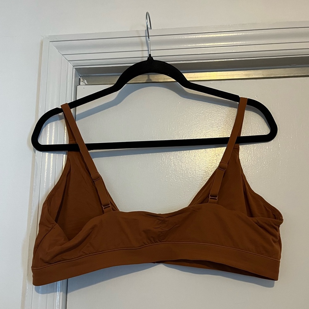 Front-Open Skims 4x Bralette - image 3